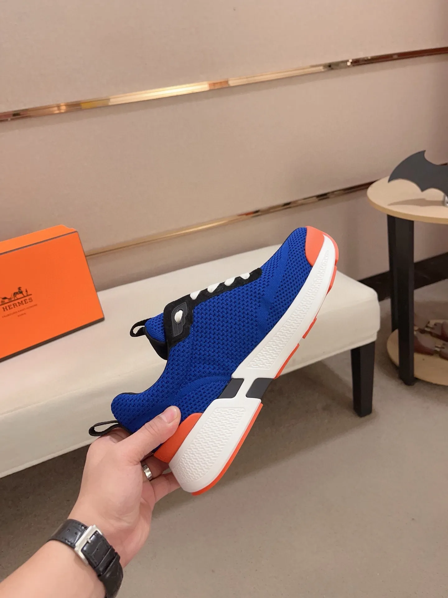 Factory price: 540💰《HERMES》【Classic Original Version】Hermès; Top 🔝 Purchasing Agency 🔍🔍Men's latest 🇺🇸 counters are on sale simultaneously, original imported from Italy ▲▲Silk cowhide with breathable fabric ▲▲ (high-end and expensive Qi·Grade) Exquisite workmanship (Italian 🇮🇹Imported water-dyed 🐂cowhide lining) Sole: Original sole provided by the original factory, ⚠️Exclusive double-layer activity·TPR·Rubber·Combined molded outsole; Super·comfortable·wear-resistant·non-slip·environmental protection The real thing is more beautiful if you take the real thing (high quality, follow the order), you can enter and exit the counter at will * Number of yards: 38·39·40·41·42·43·44# (can be customized 45.)